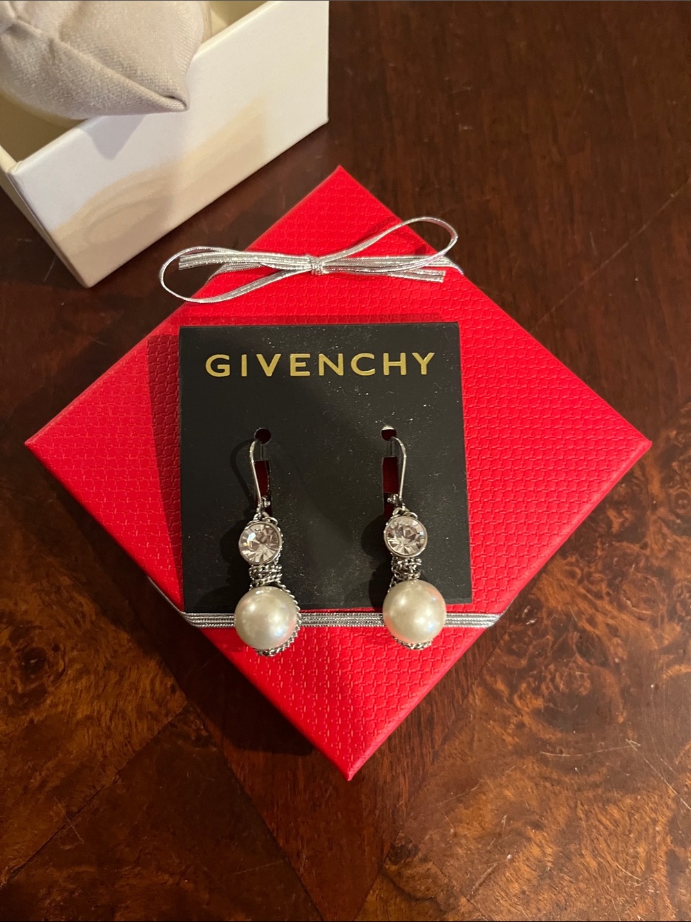 NWT Givenchy Silver-Tone Drop Earrings with White Pearls 🎁